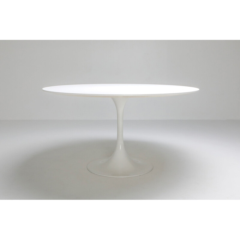 Vintage round white dining table by Eero Saarinen for Knoll, 1970s