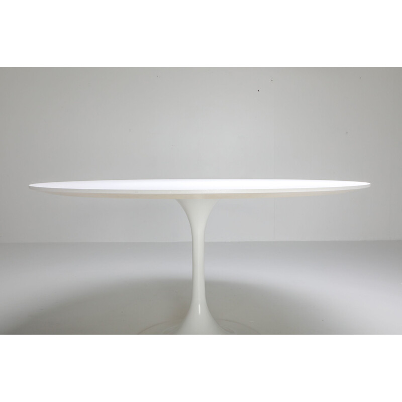 Vintage round white dining table by Eero Saarinen for Knoll, 1970s