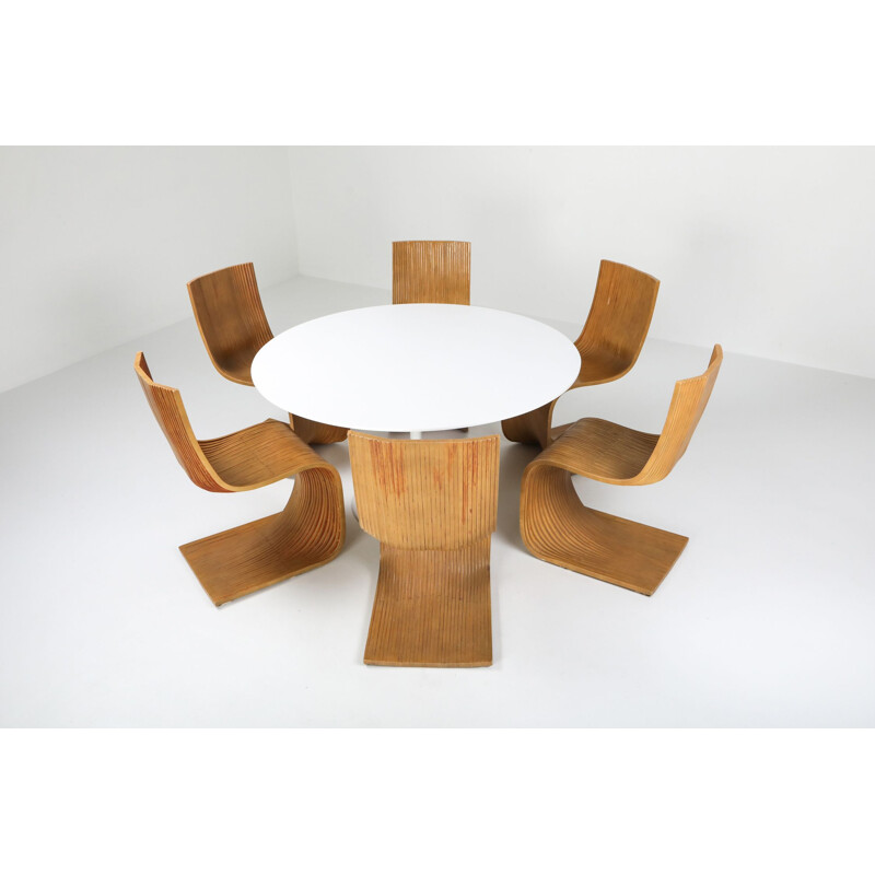 Vintage round white dining table by Eero Saarinen for Knoll, 1970s