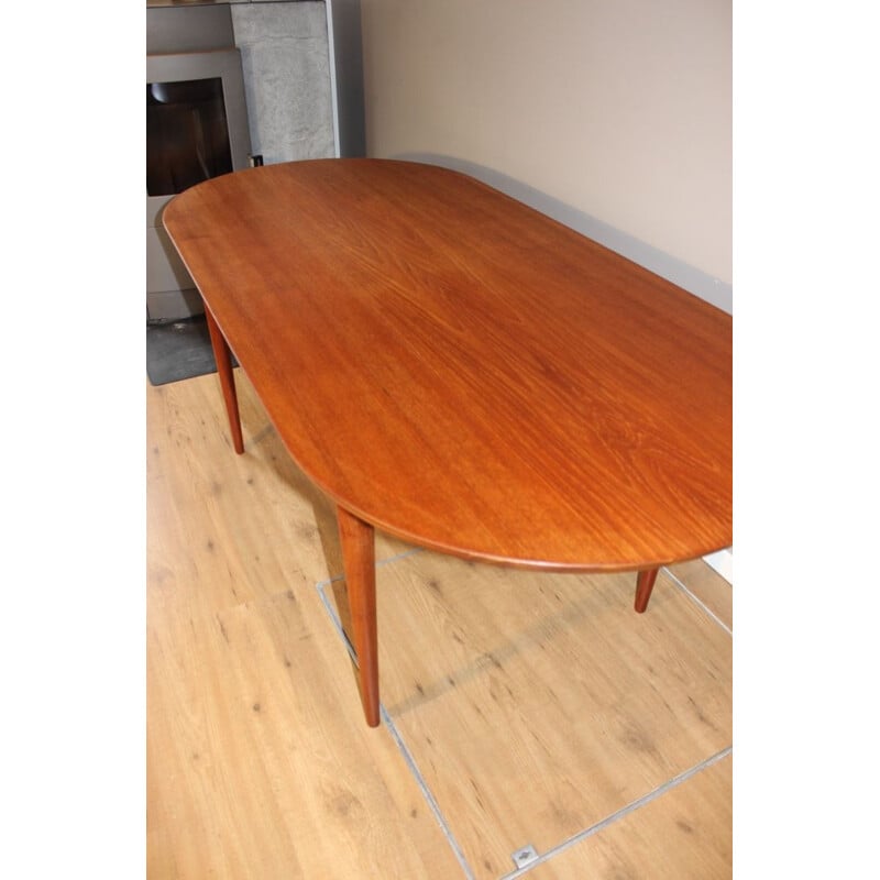 Vintage teak dining table by Frank Guille for publisher Austinsuite, 1960