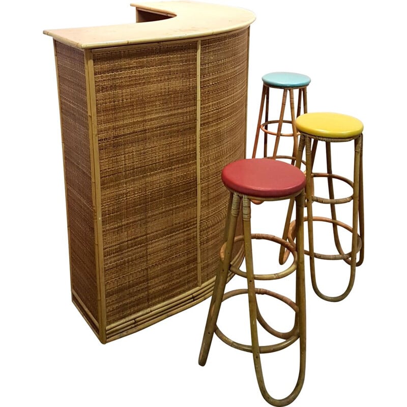 Vintage Tiki bar with stools in rattan and wicker