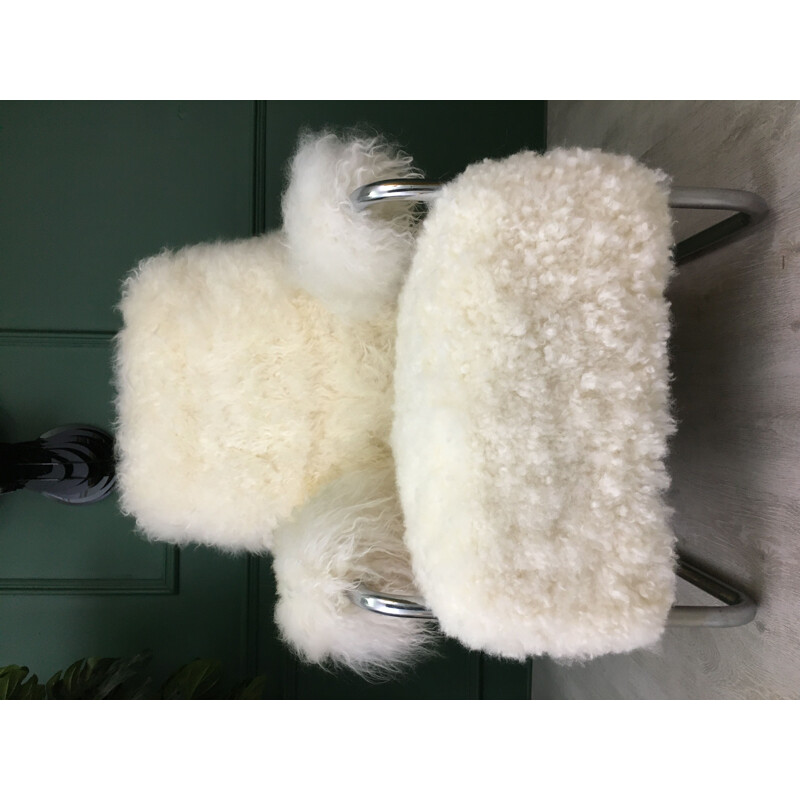 Fauteuil vintage en métal et peau de mouton blanc 