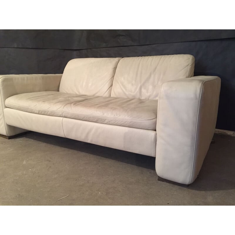 Vintage white cream sofa by Natuzzi Italy 