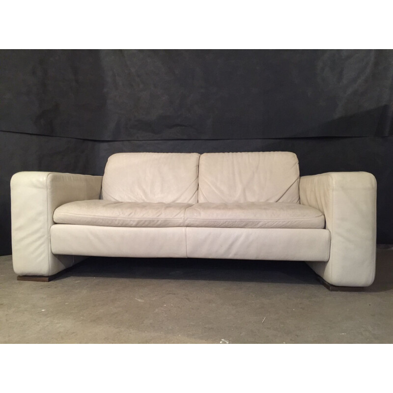 Vintage white cream sofa by Natuzzi Italy 