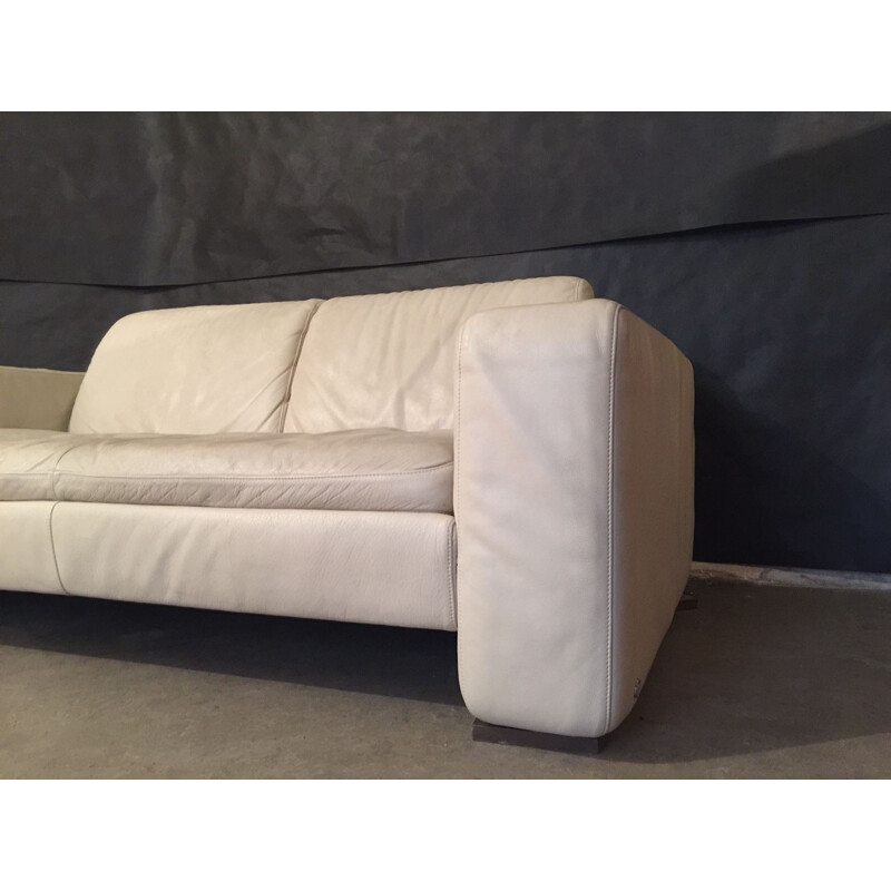 Vintage white cream sofa by Natuzzi Italy 