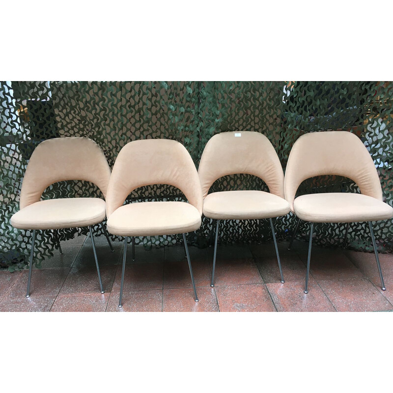 Ensemble de 4 chaises vintage par Eero SAARINEN, 1957