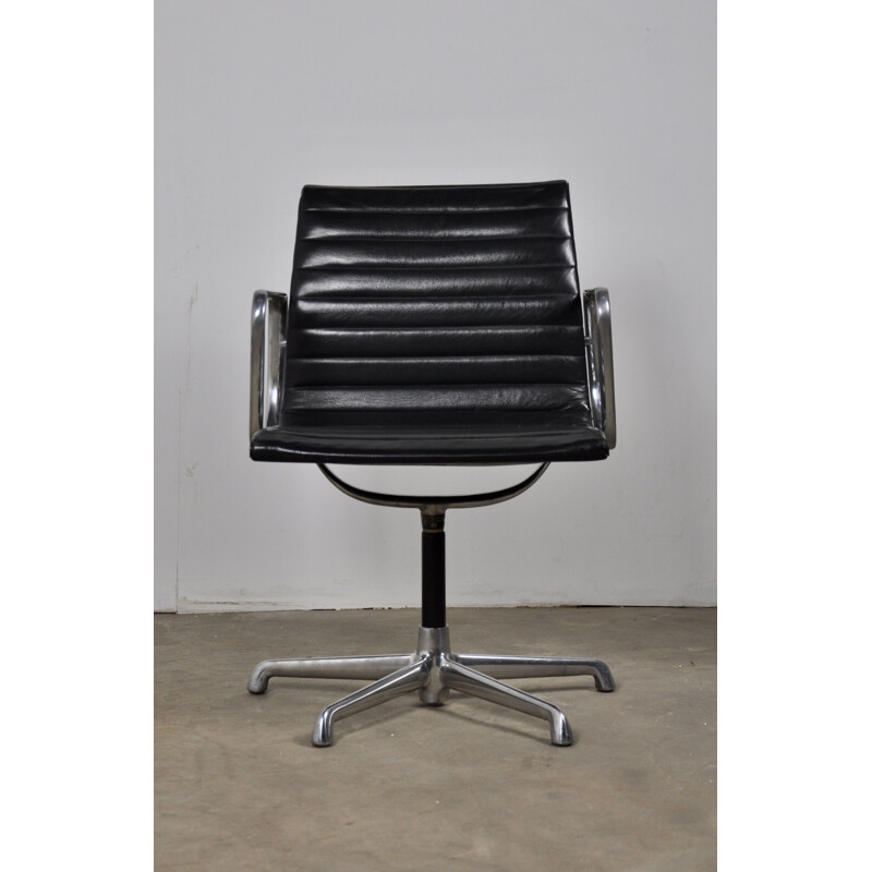 Vintage office armchair by Charles and Ray Eames for ICF, 1960