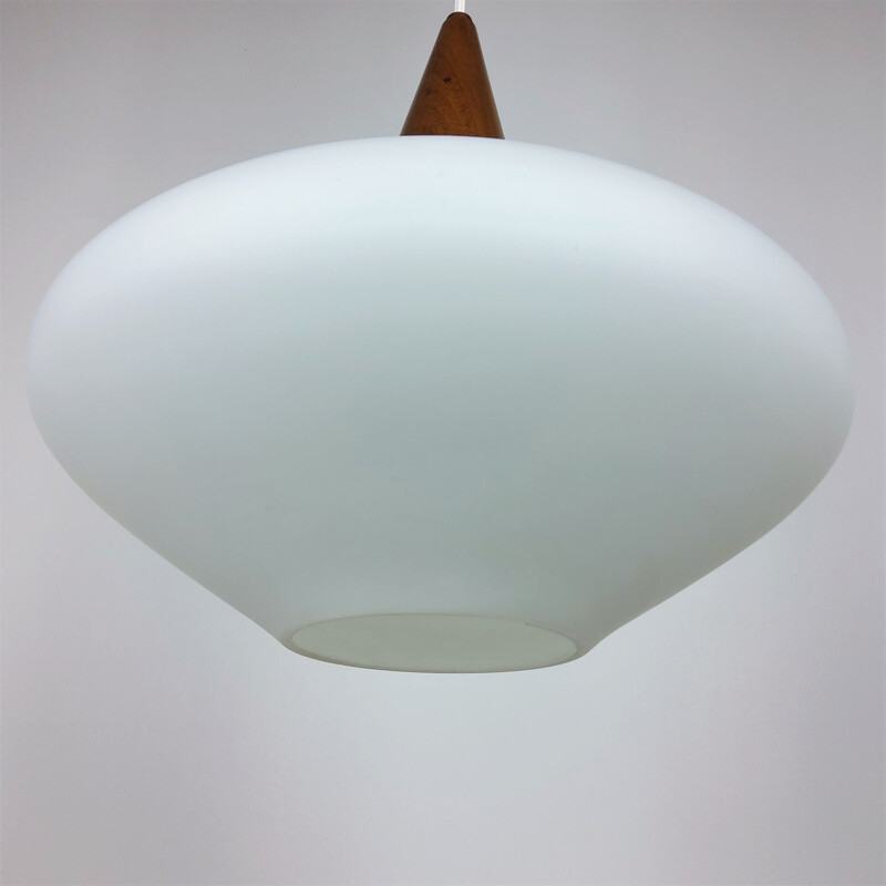 Suspension scandinave vintage en teck et opaline, 1960 