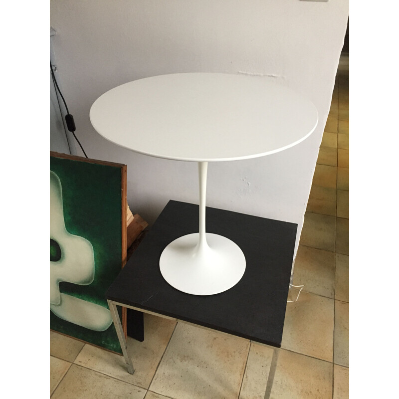 Vintage pedestal table by Knoll