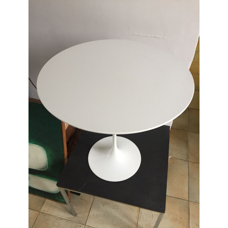 Vintage pedestal table by Knoll