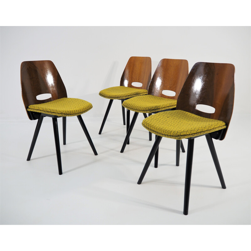 Ensemble de 4 chaises à repas vintage de Tatra Nábytok, 1960