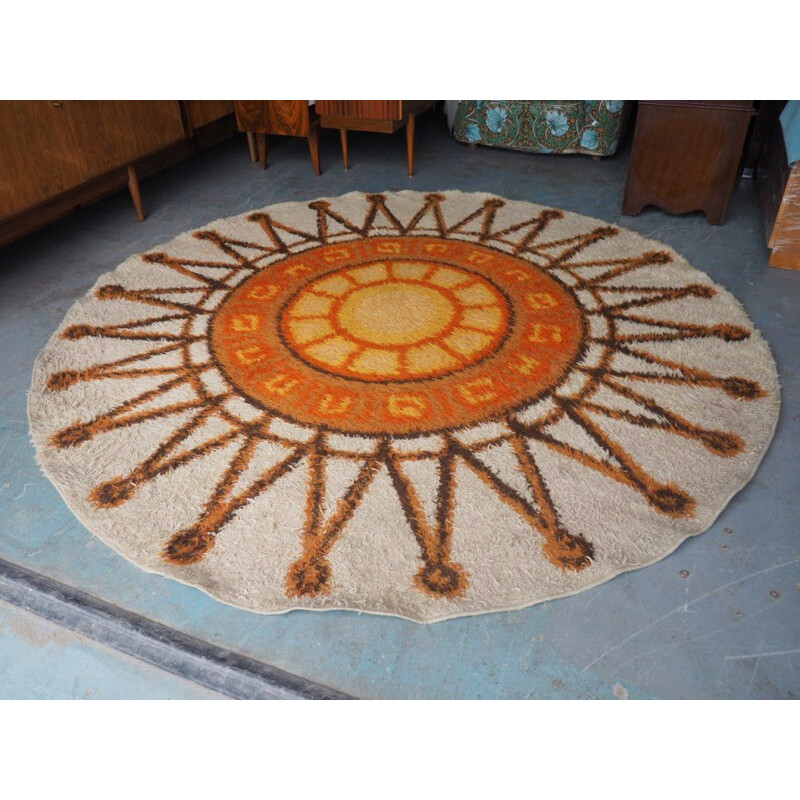 Vintage Circular Orange & Cream Patterned Shag Pile Rug 1960s