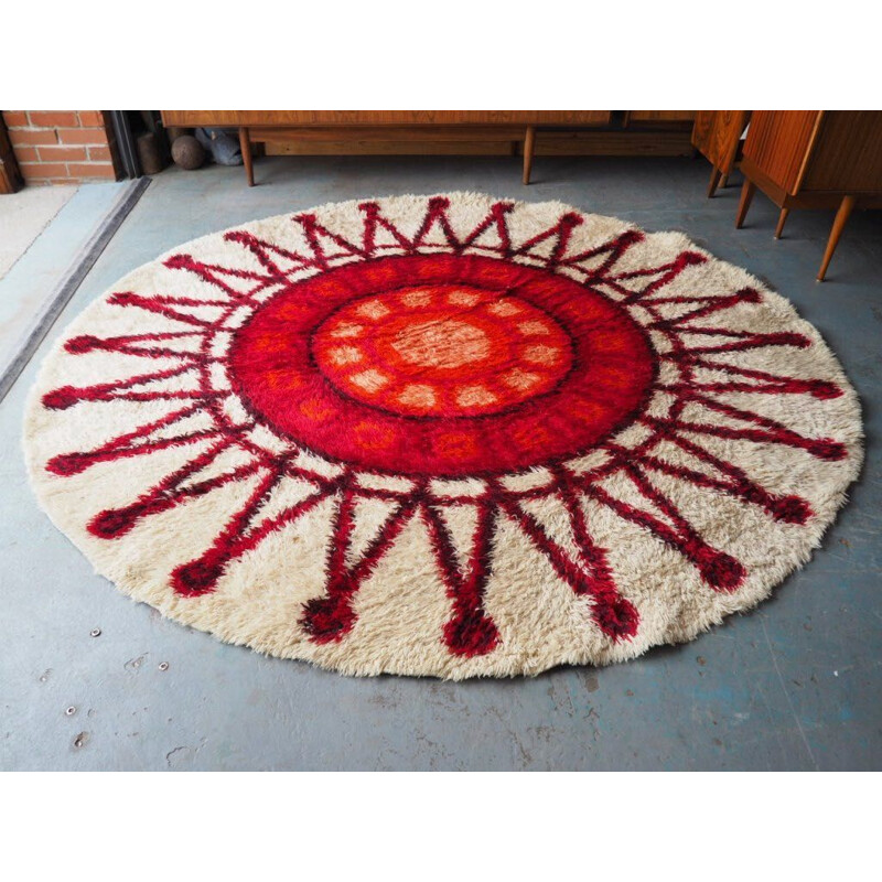 Vintage Circular Red & Cream Shag Pile Rug 1960s