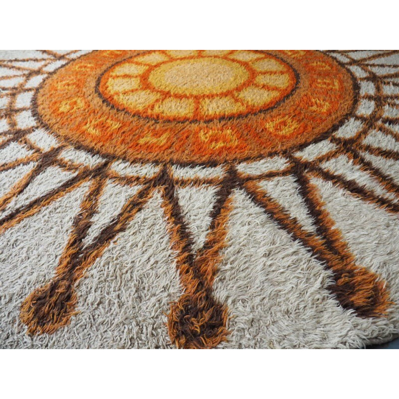 Vintage Circular Orange & Cream Patterned Shag Pile Rug 1960s