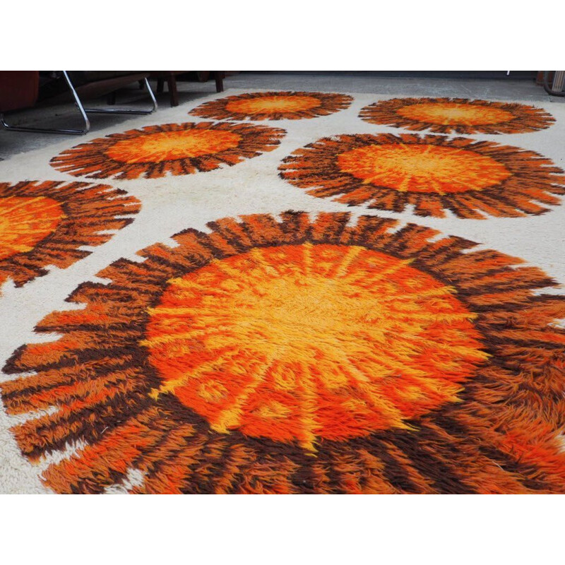 Vintage Large Orange & Cream Flower Patterned Shag-Pile Rug 1960s