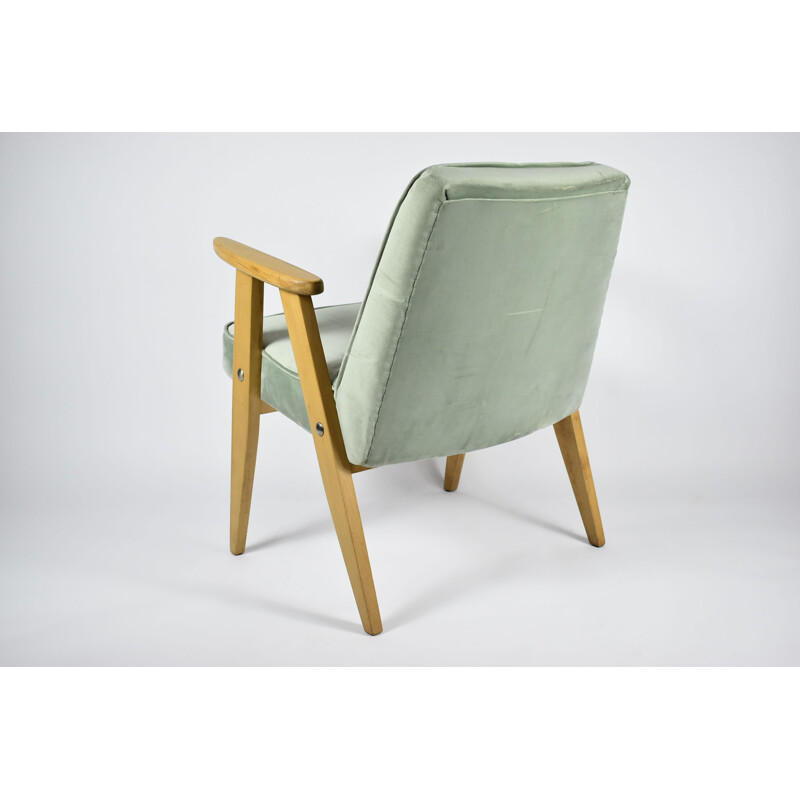 Fauteuil vintage en velours menthe 366 de J. Chierowski 1962 