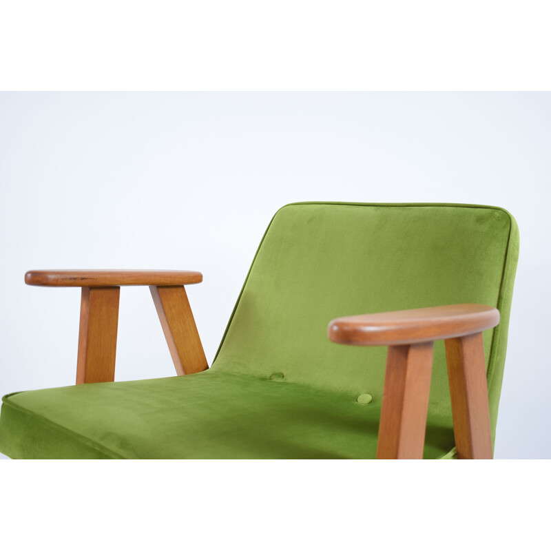 Vintage Sessel in grünem Samt 366 von J. Chierowski 1960