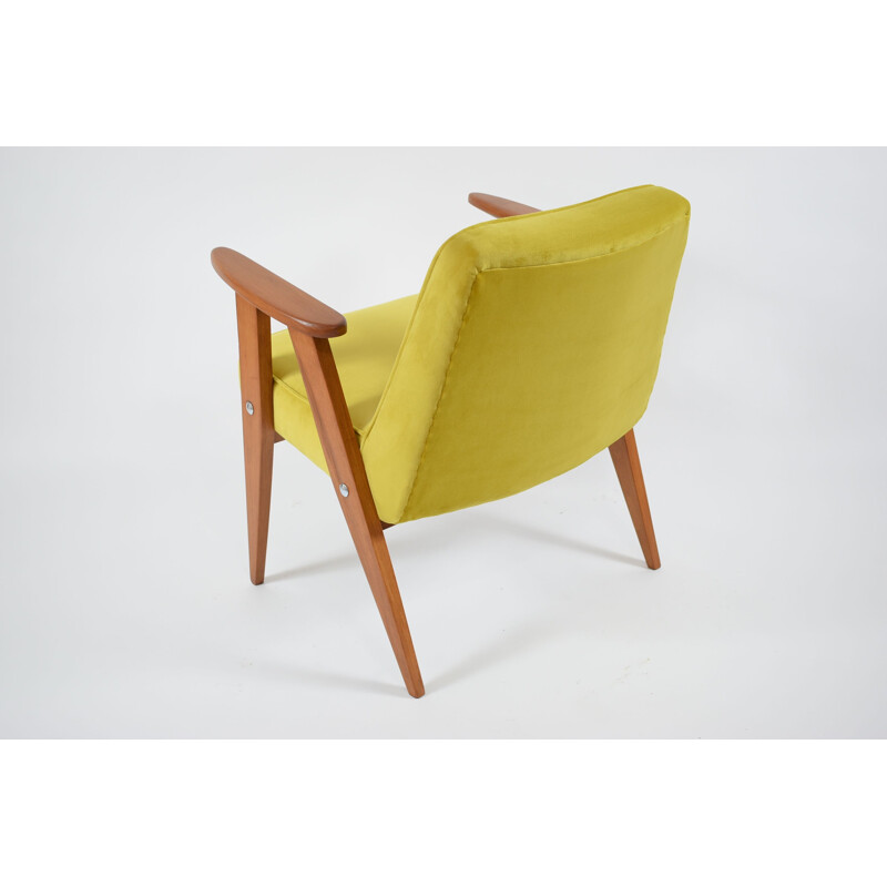 Vintage Sessel 366 entworfen von dem berühmten J. Chierowski in gelbem Samt 1962