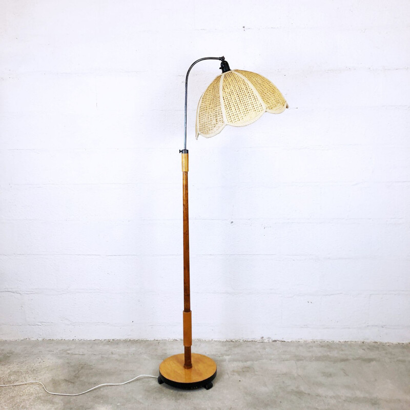 Vintage floor lamp in wicker and wood