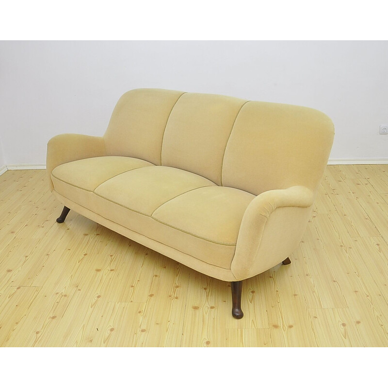Vintage velvet sofa by Berga Mobler, 1940