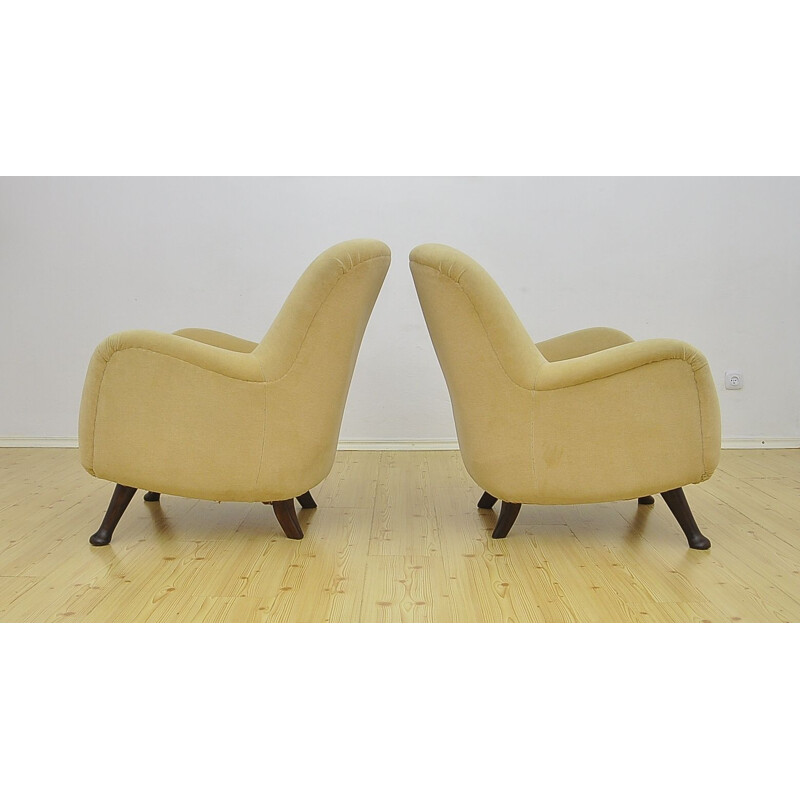 Paire de fauteuils en velours vintage par Berga Mobler