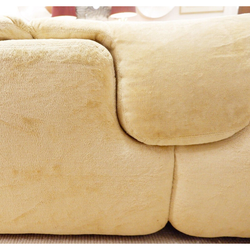 Vintage "Confidential" beige velvet sofa by Alberto Rosselli, Italy, 1970s