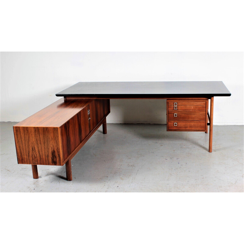 Vintage desk in rosewood by Arne Vodder from Sibast