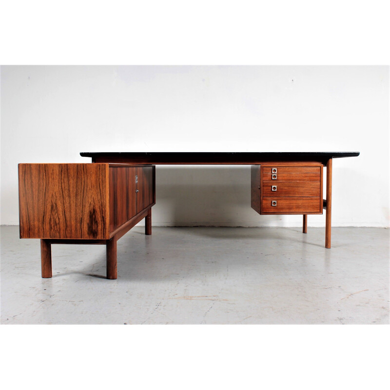 Vintage desk in rosewood by Arne Vodder from Sibast