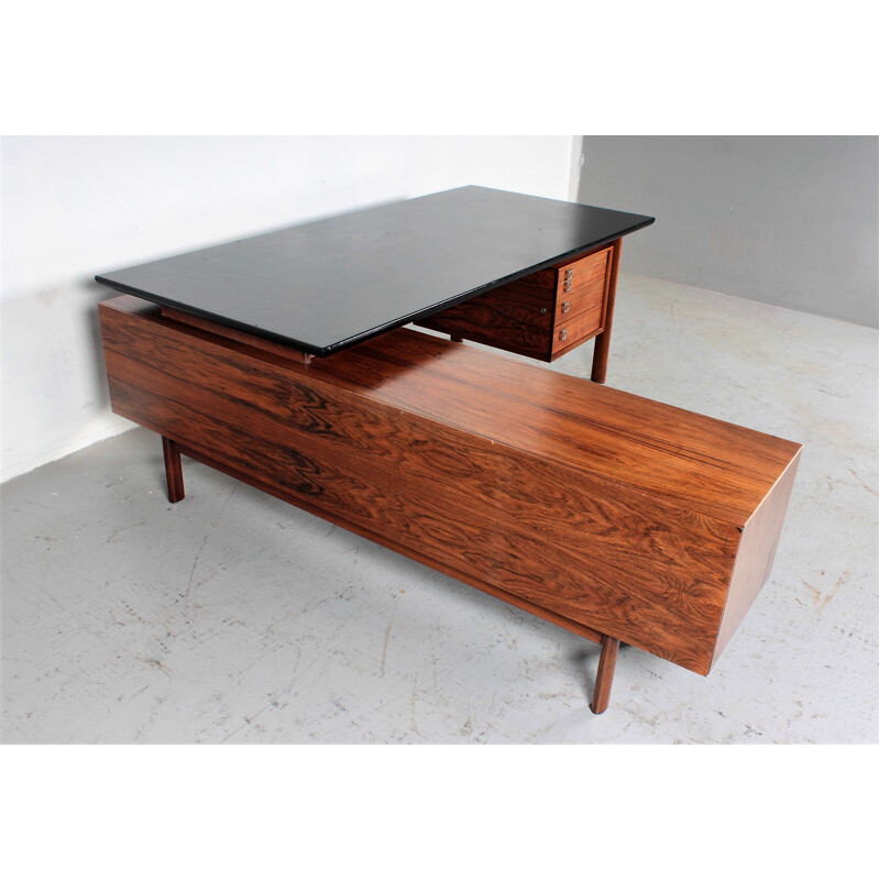 Vintage desk in rosewood by Arne Vodder from Sibast