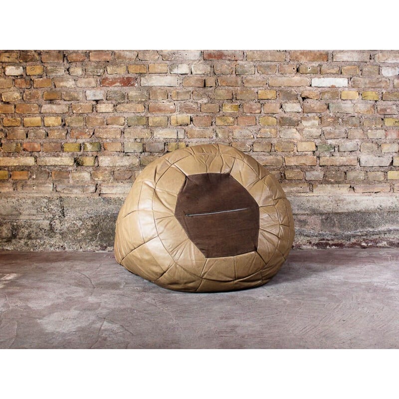 Vintage leather pouffe DS-9090 by De Sede, Switzerland, 1970s