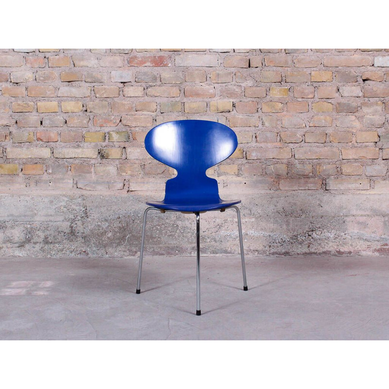 Vintage tripod chair the Ant, N .3100 by Arne Jacobsen for Fritz Hansen, Denmark, 1952