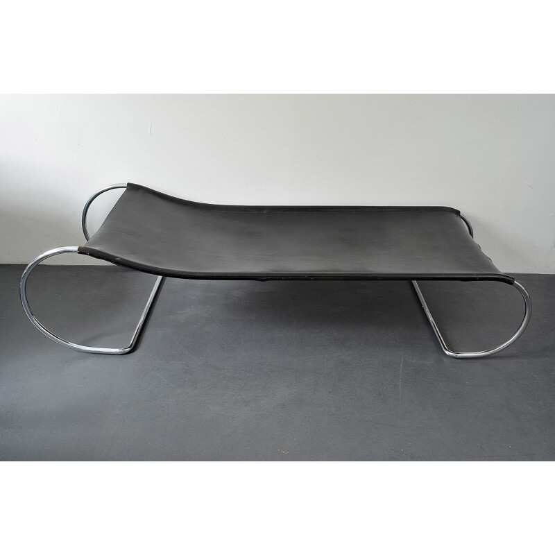 Chaise longue vintage LS 22 in tubolare d'acciaio e pelle di Anton Lorenz per Thonet, Germania 1940