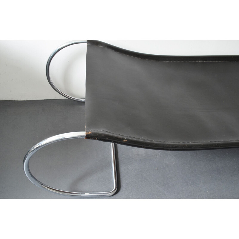 Vintage LS 22 tubular steel and leather chaise longue de Anton Lorenz para Thonet, Alemanha 1940