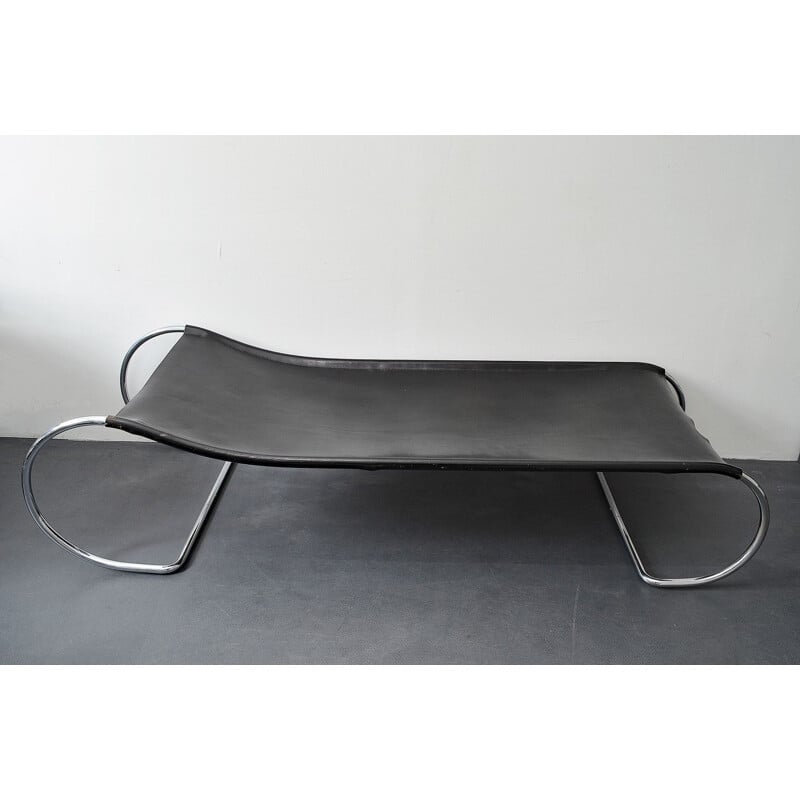 Vintage LS 22 tubular steel and leather chaise longue de Anton Lorenz para Thonet, Alemanha 1940