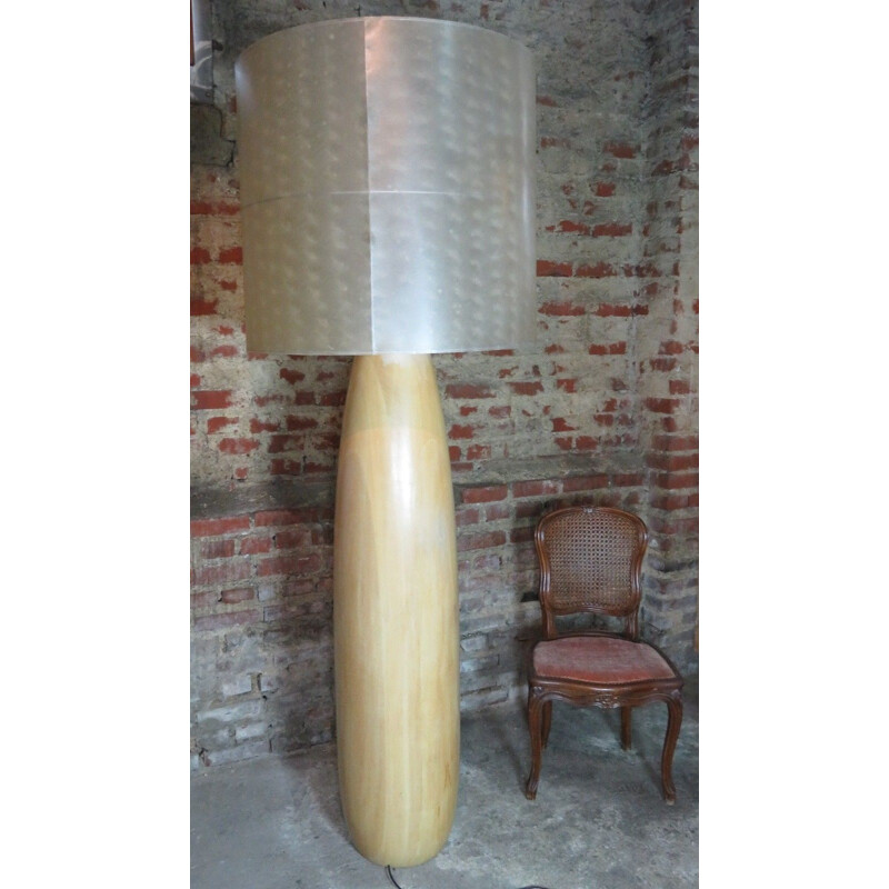 Lampe sur pied vintage en bois clair 1980