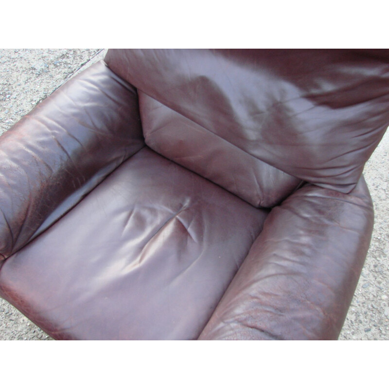 Vintage leather Rolf Benz armchair with footrest, 1970s