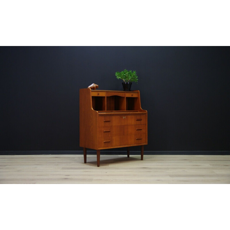 Vintage danish desk in teak with drawers