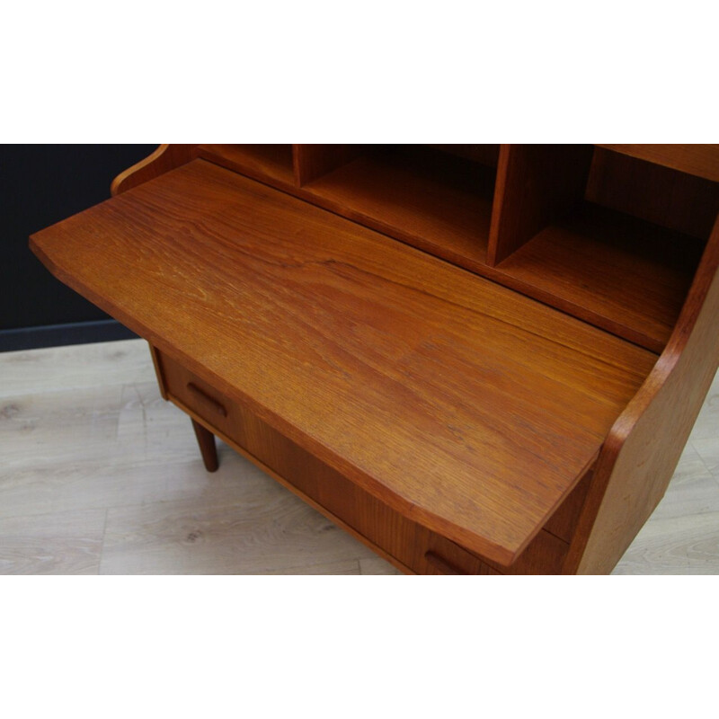 Vintage danish desk in teak with drawers