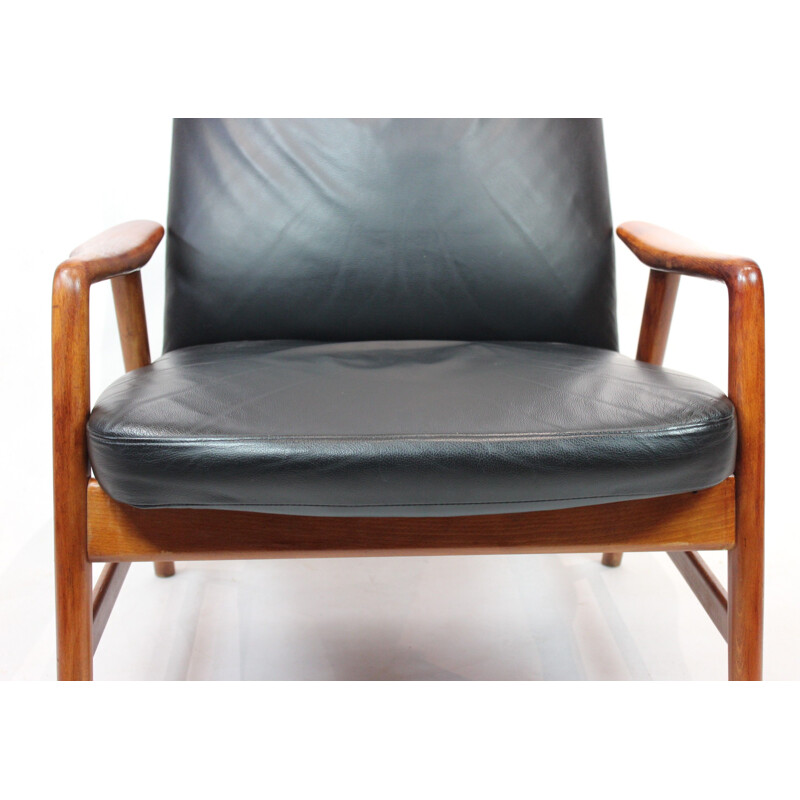 Vintage wood and black leather armchair by Alf Svensson and Fritz Hansen, 1960s