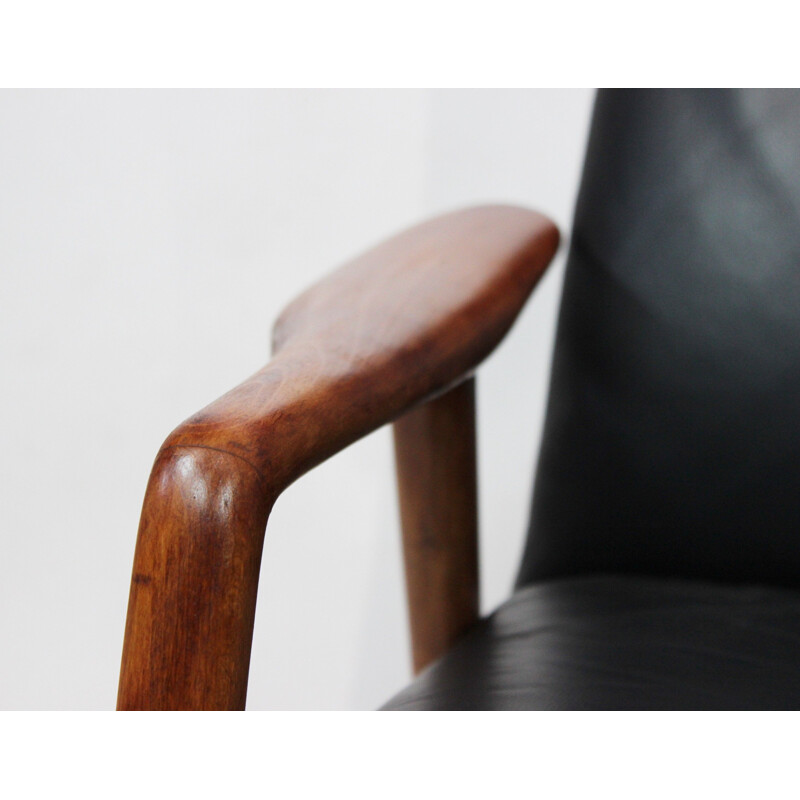 Vintage wood and black leather armchair by Alf Svensson and Fritz Hansen, 1960s