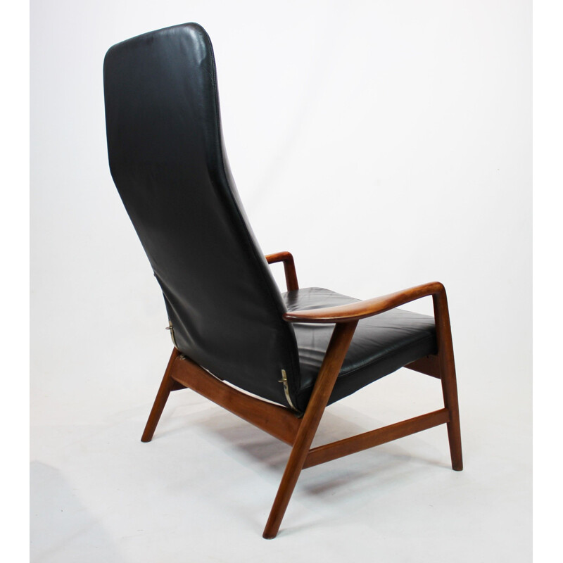 Vintage wood and black leather armchair by Alf Svensson and Fritz Hansen, 1960s