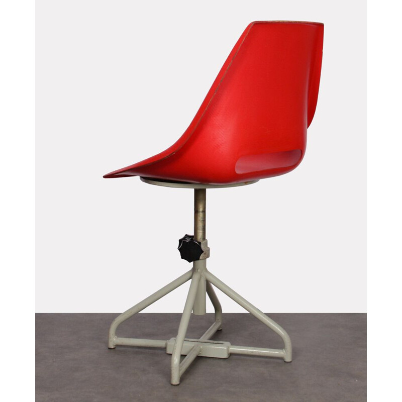 Paire de chaises rouges vintage  par Miroslav Navratil pour Vertex, 1960