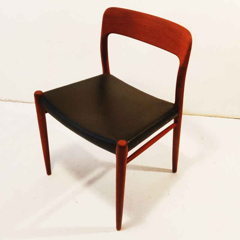 Cadeira de teca Vintage Modelo 75 de Niels O. Møller para J.L. Møllers