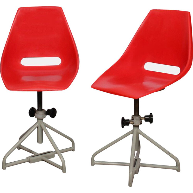 Paire de chaises rouges vintage  par Miroslav Navratil pour Vertex, 1960