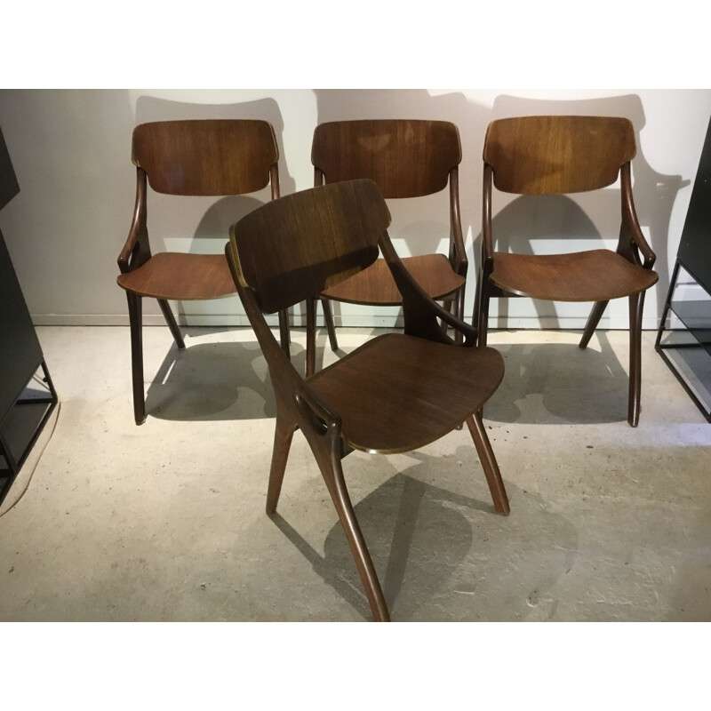 Set of 4 dining chairs by Arne Hovmand Olsen for Mogens Kold, 1950s