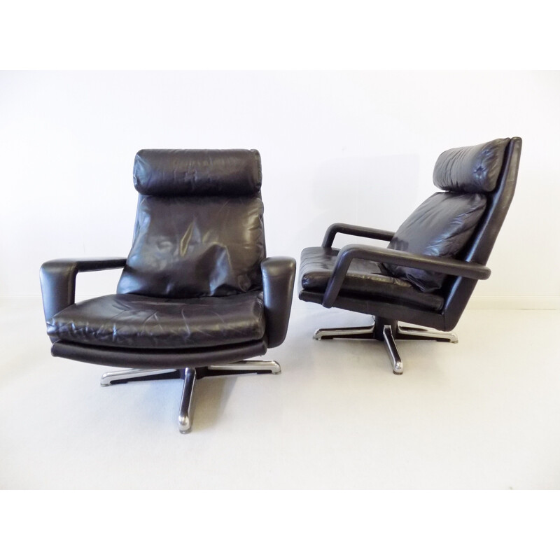 Set of 2 black leather vintage armchairs by Hans Kaufeld 