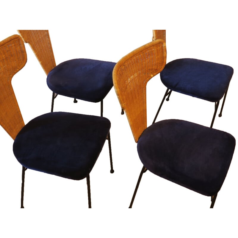 Ensemble de 4 chaises à repas vintage italiennes en rotin , métal noir et velours bleu, 1950