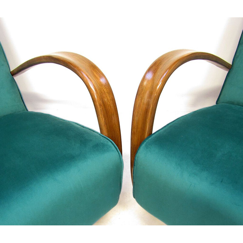 Paire de chaises de salon vintage "H269" en velours bleu par Jindrich Halabala
