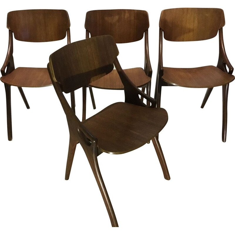 Set of 4 dining chairs by Arne Hovmand Olsen for Mogens Kold, 1950s