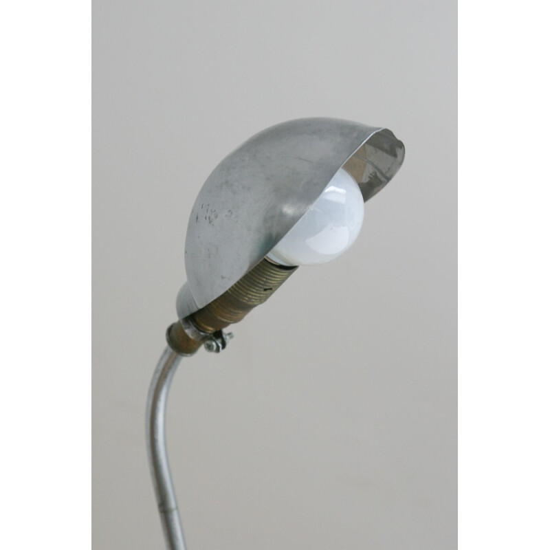Petite lampe de table industrielle vintage